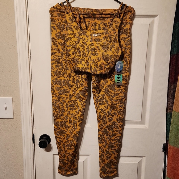 Indero Two Piece Workout Set | Padded Sports Bra | High Waisted Pants | Sz L - Picture 5 of 5